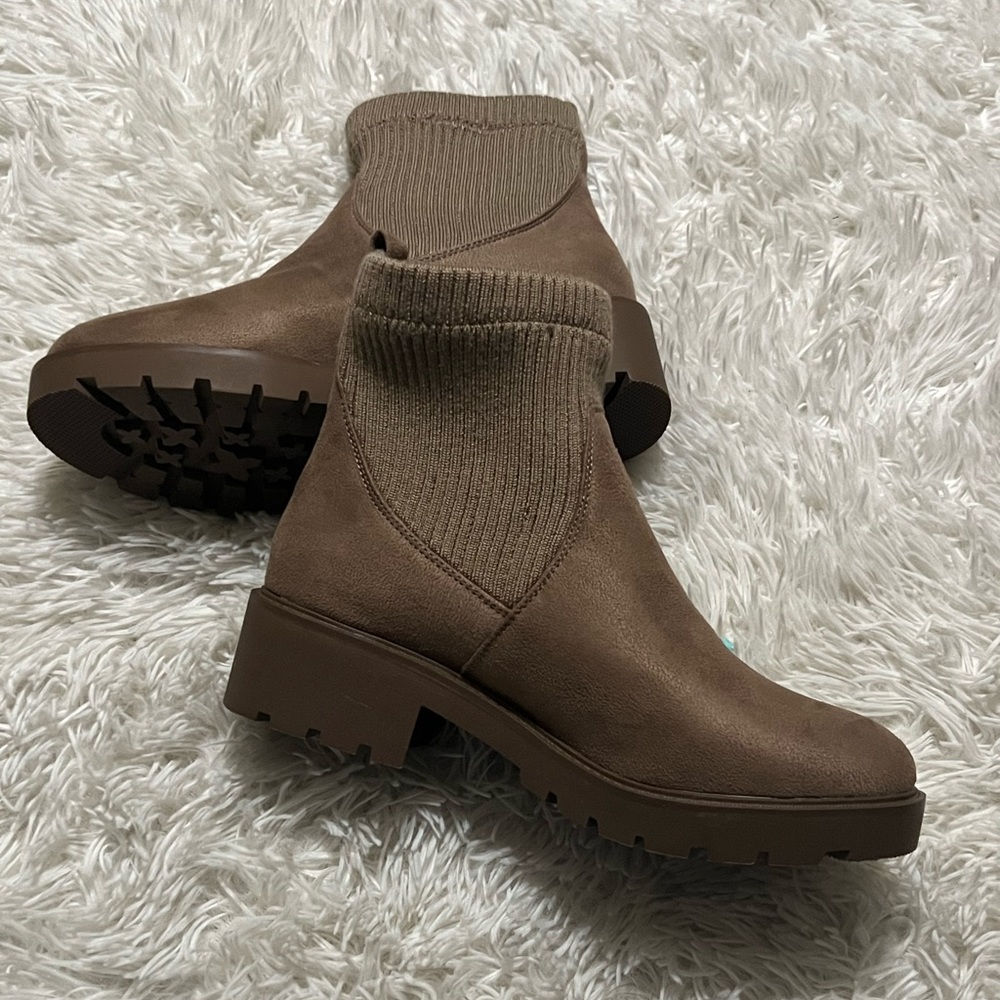 Sonoma Goods for Life Crumbcoat boots size 9.5 NWOT